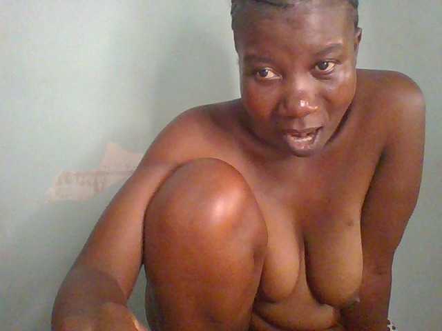 Creme-dall live cam on BongaCams
