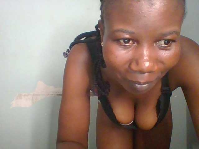 Creme-dall live cam on BongaCams