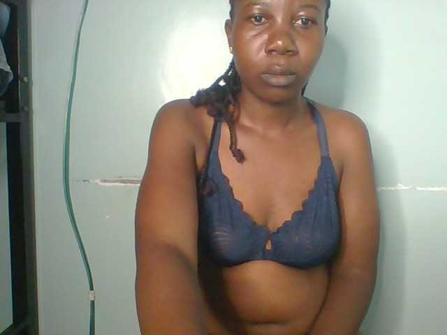 Creme-dall live cam on BongaCams