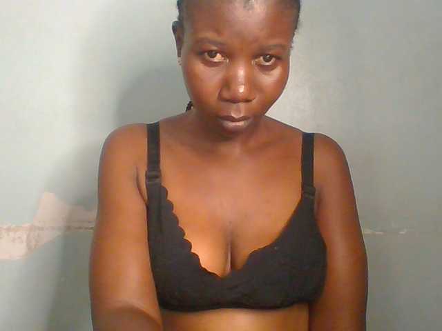 Creme-dall live cam on BongaCams