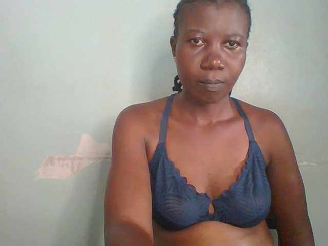 Creme-dall live cam on BongaCams