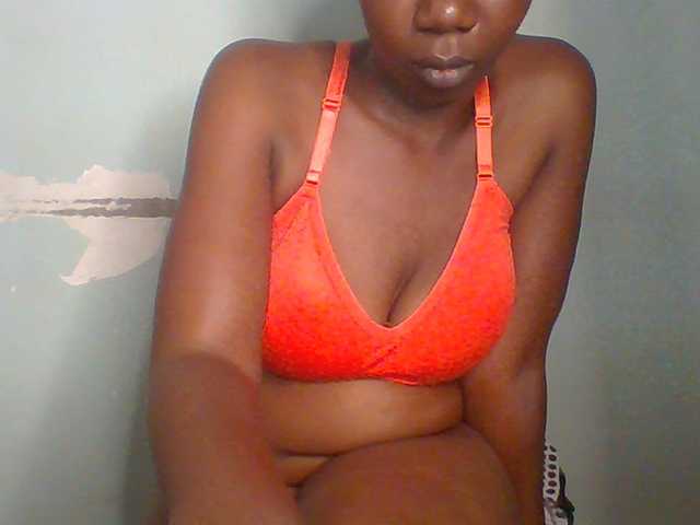 Creme-dall live cam on BongaCams