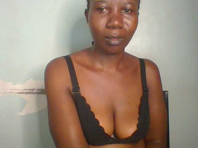 Creme-dall live cam on BongaCams