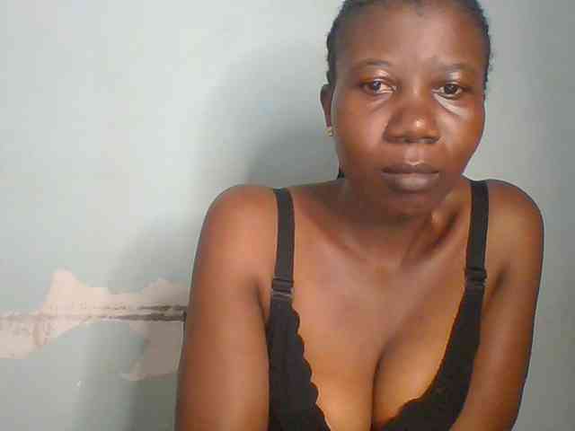 Creme-dall Live Webcam on BongaCams