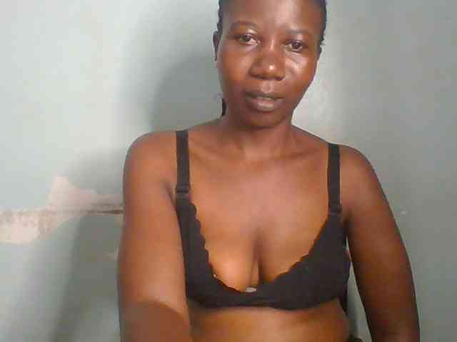 Creme-dall Live Webcam on BongaCams