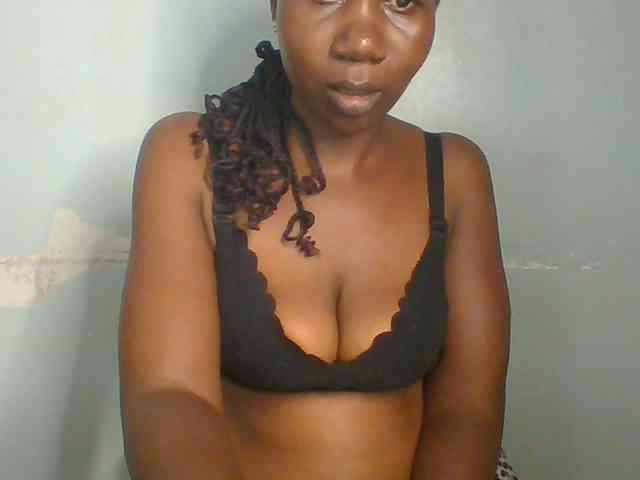 Creme-dall Live Webcam on BongaCams