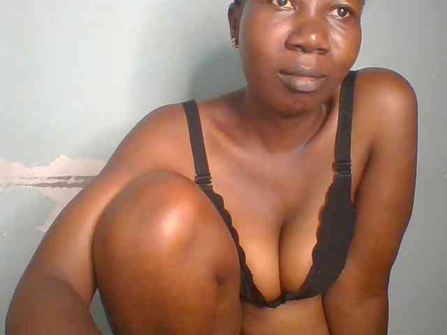 Creme-dall Live Webcam on BongaCams
