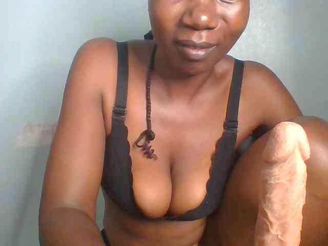 Creme-dall Live Webcam on BongaCams
