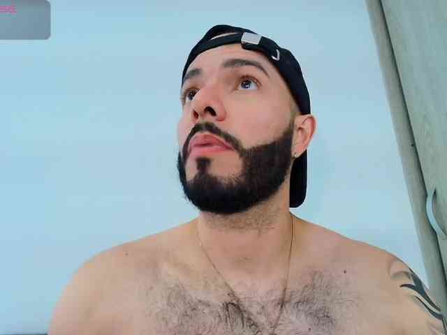 tommelbailey1 Live Webcam on BongaCams