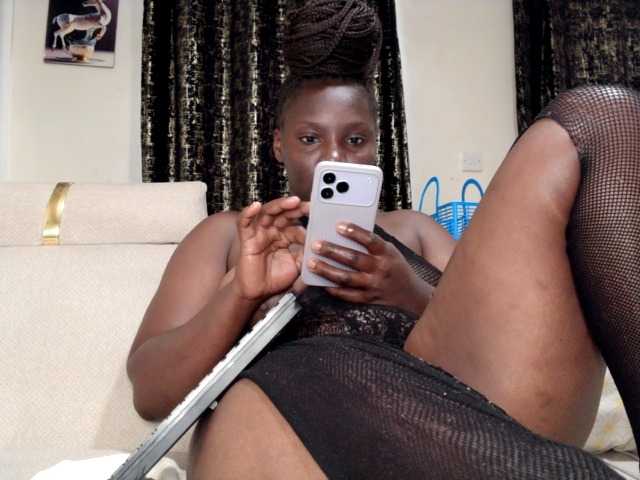Sexyshanty, live now on BongaCams