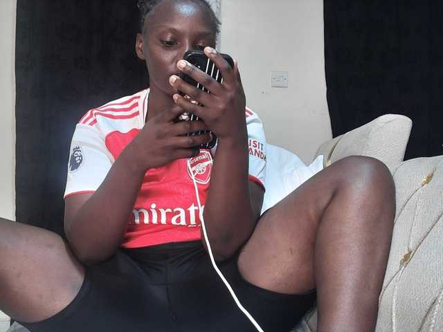 Sexyshanty live cam on BongaCams