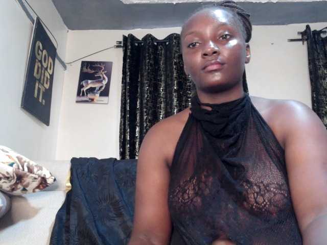 Sexyshanty live cam on BongaCams