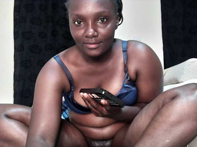 Sexyshanty live cam on BongaCams