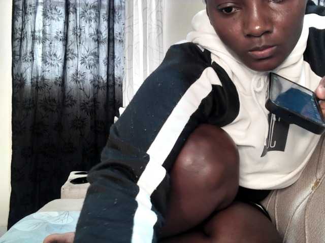 Sexyshanty live cam on BongaCams