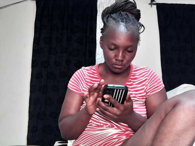Sexyshanty live cam on BongaCams