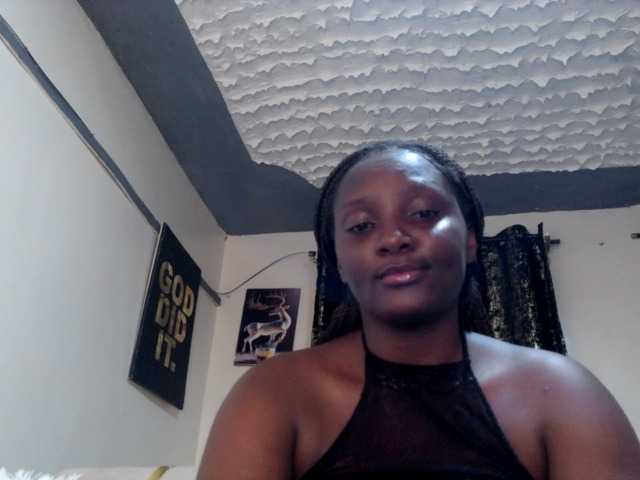 Sexyshanty live cam on BongaCams