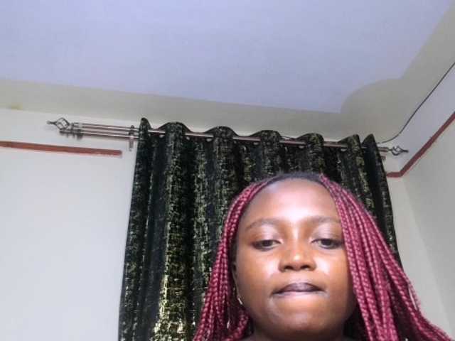 Sexyshanty live cam on BongaCams
