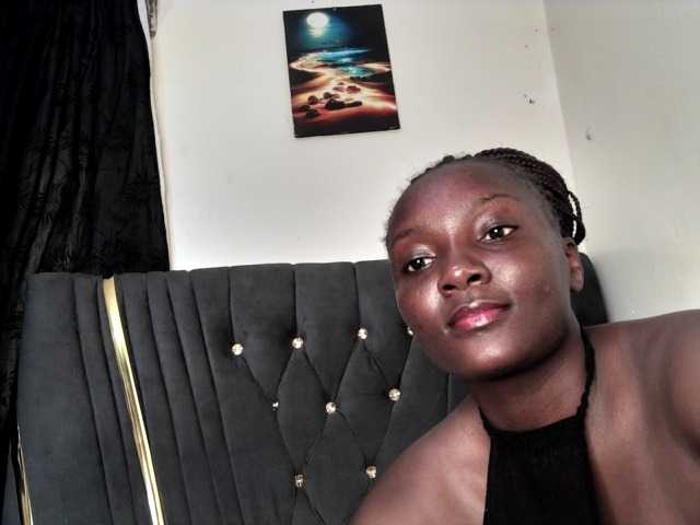 Sexyshanty live cam on BongaCams