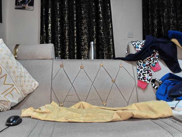 Sexyshanty live cam on BongaCams
