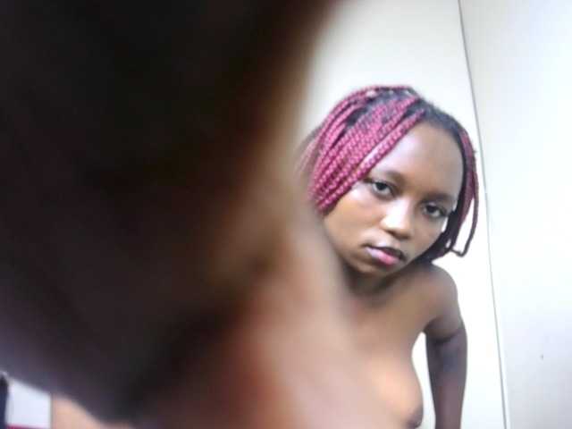Sexyshanty live cam on BongaCams
