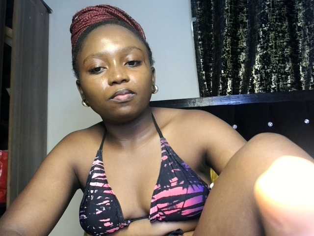 Sexyshanty live cam on BongaCams