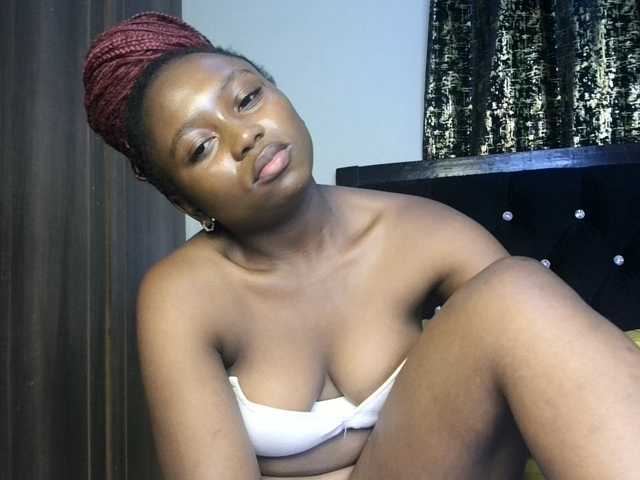 Sexyshanty live cam on BongaCams