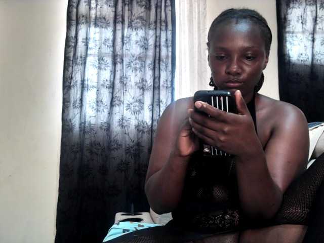 Sexyshanty live cam on BongaCams