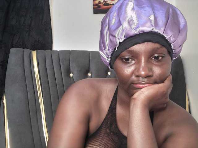 Sexyshanty live cam on BongaCams
