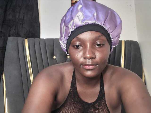 Sexyshanty live cam on BongaCams