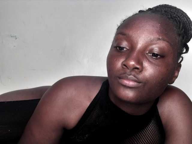 Sexyshanty live cam on BongaCams