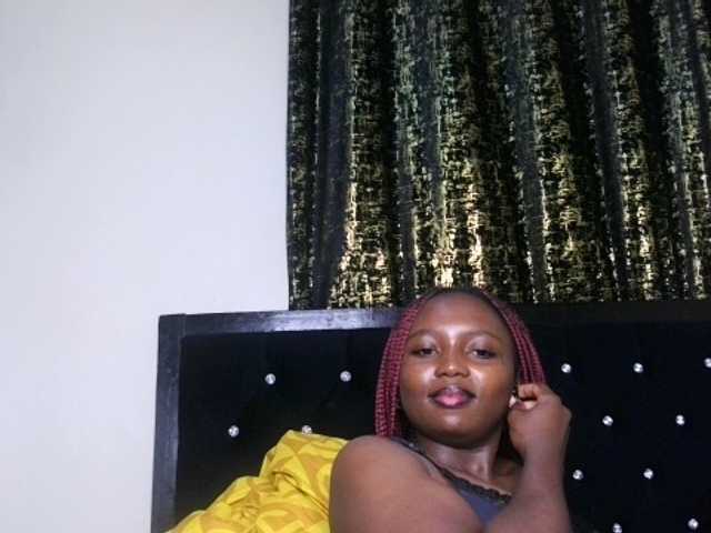 Sexyshanty live cam on BongaCams