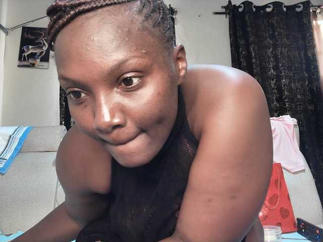 Sexyshanty live cam on BongaCams