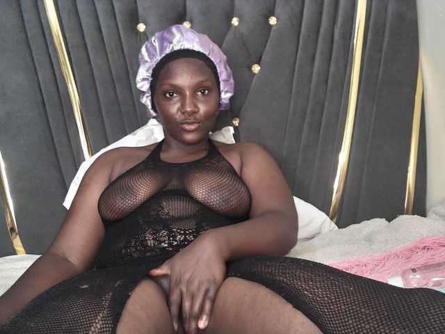 Sexyshanty live cam on BongaCams