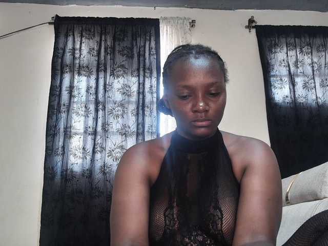 Sexyshanty live cam on BongaCams