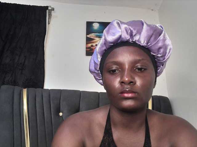 Sexyshanty live cam on BongaCams