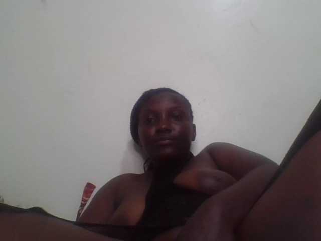 Sexyshanty live cam on BongaCams