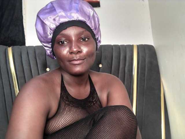 Sexyshanty live cam on BongaCams