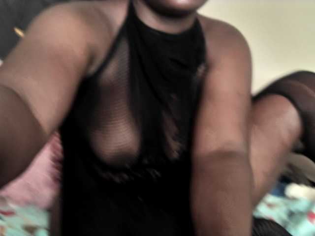 Sexyshanty live cam on BongaCams