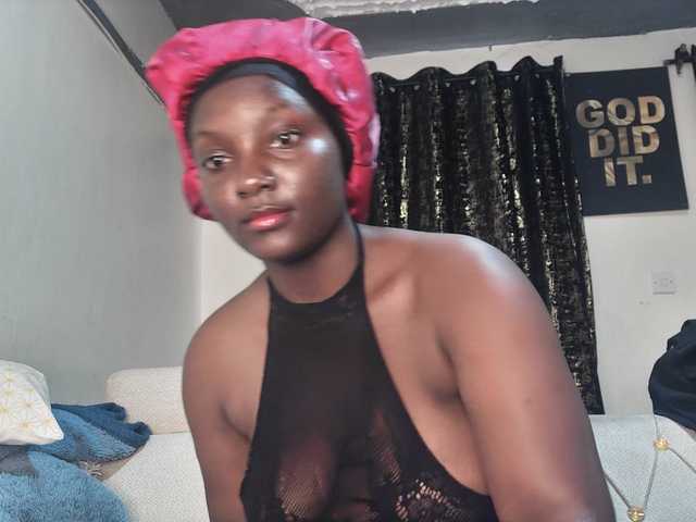Sexyshanty live cam on BongaCams