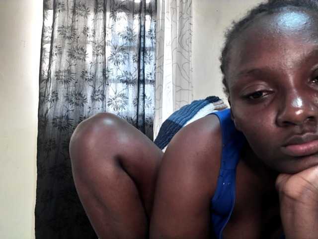 Sexyshanty live cam on BongaCams