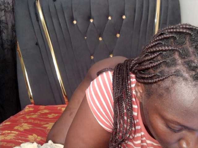 Sexyshanty live cam on BongaCams