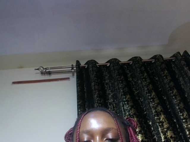 Sexyshanty live cam on BongaCams