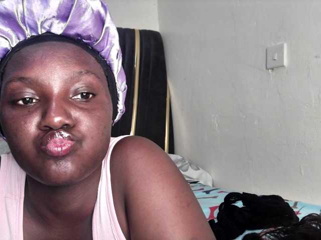 Sexyshanty live cam on BongaCams