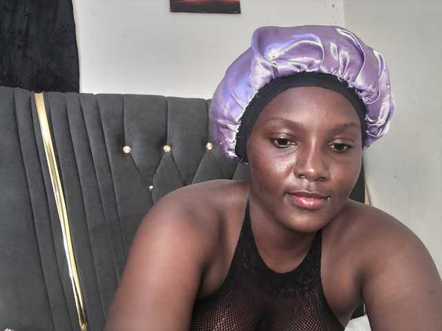 Sexyshanty live cam on BongaCams