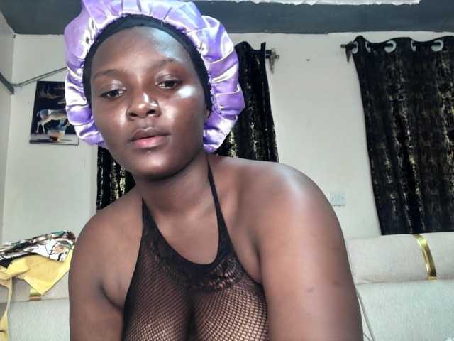 Sexyshanty live cam on BongaCams