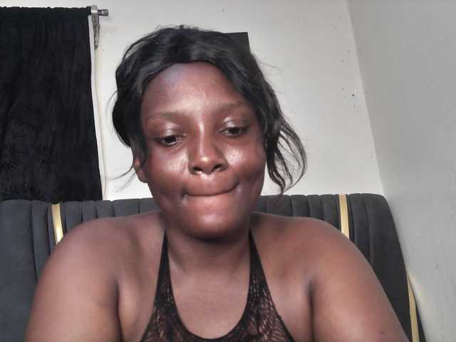 Sexyshanty live cam on BongaCams