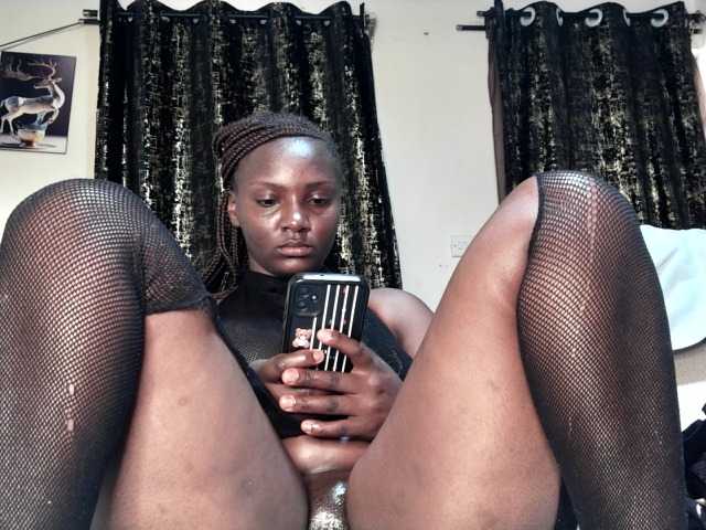 Sexyshanty live cam on BongaCams