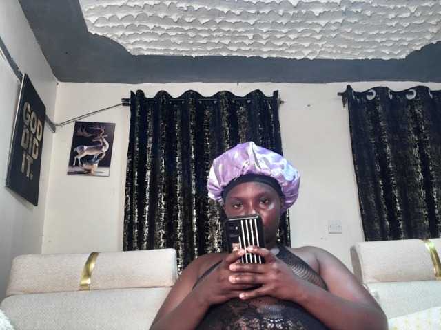 Sexyshanty live cam on BongaCams