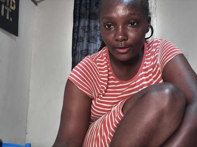 Sexyshanty live cam on BongaCams