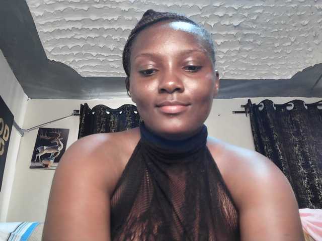 Sexyshanty live cam on BongaCams